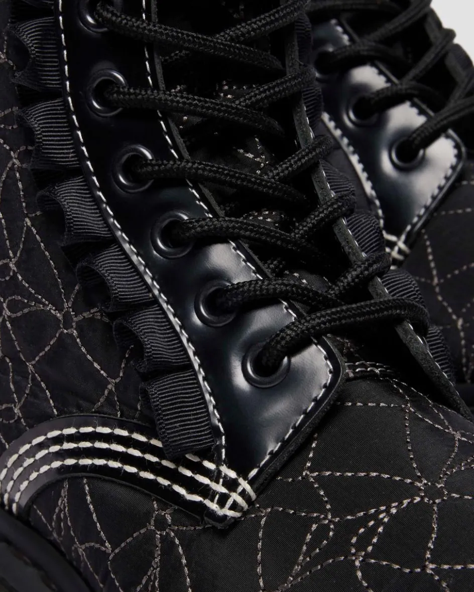 Dr. Martens Last Chance Styles*1460 FRILL in BLACK