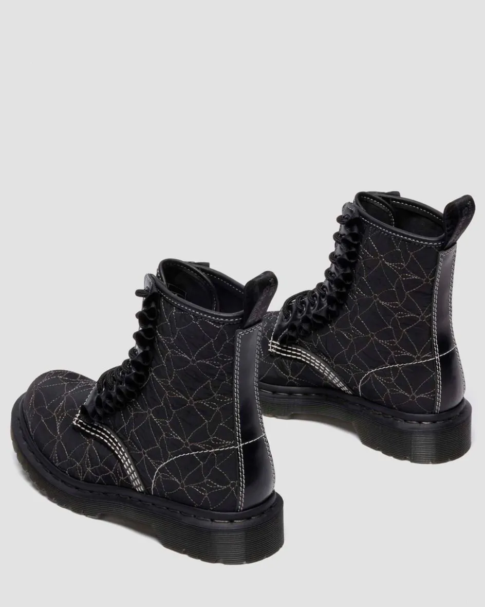 Dr. Martens Last Chance Styles*1460 FRILL in BLACK