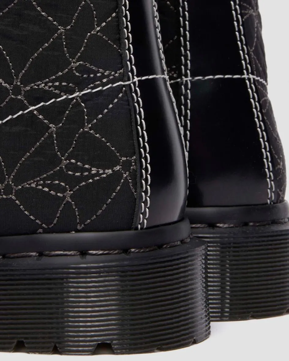 Dr. Martens Last Chance Styles*1460 FRILL in BLACK