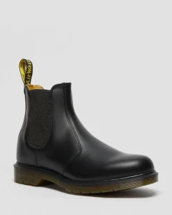 Dr. Martens Last Chance Styles*2976 Smooth Leather Chelsea Boots in Black Black — Smooth Leather